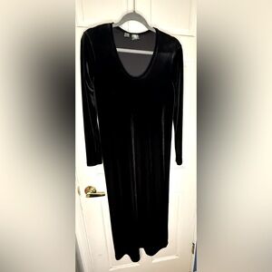 DKNY Black Velour Dress size P (Petite)
PRICED TO SELL!